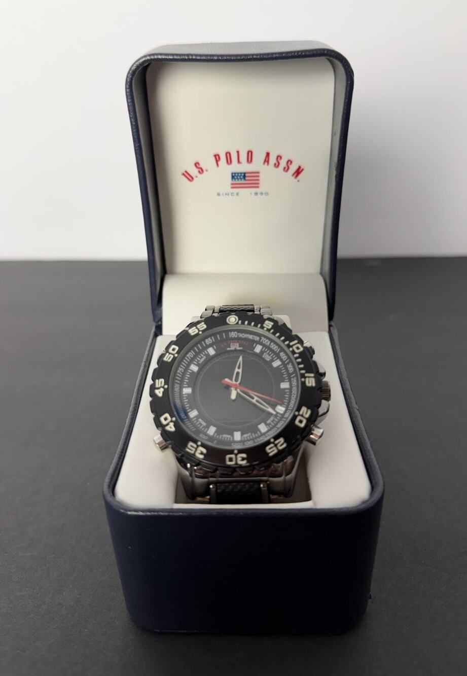 MEN'S US POLO ASSN ANALOG Watch US8161 Silver / black Band. Needs Battery
